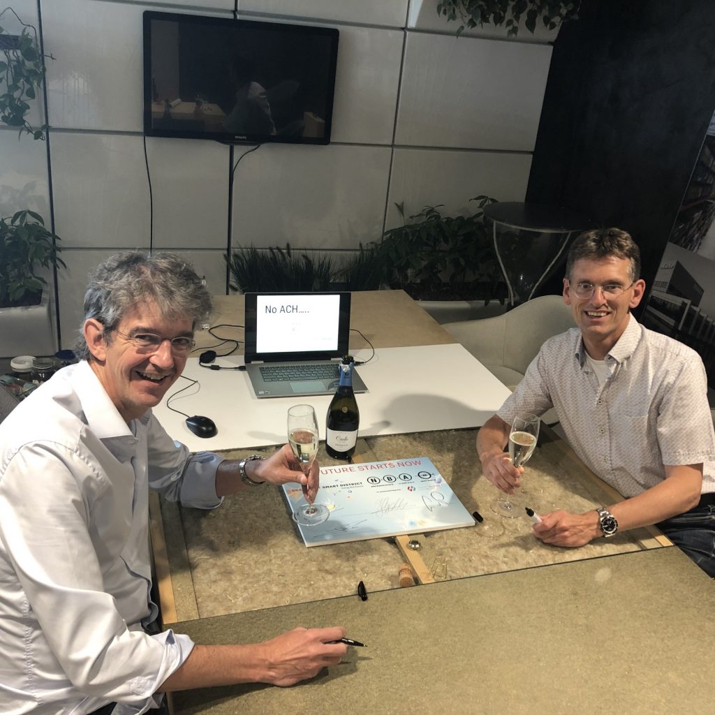 Lauran van Poppel en Harold van de Ven - ondertekening No Ach